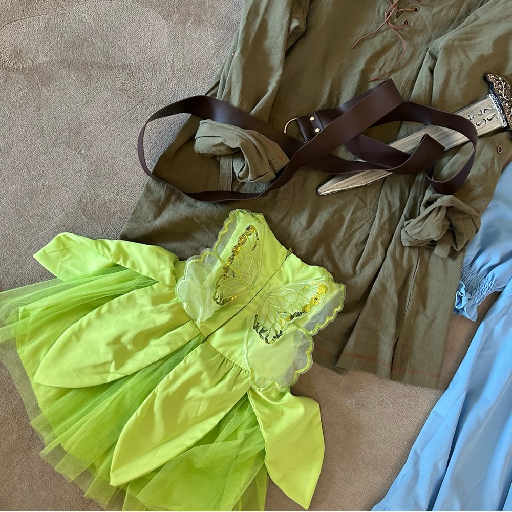 Peter Pan, Wendy & Tinker Bell Family Costume Set – 3 Outfits - Picture 5 of 6